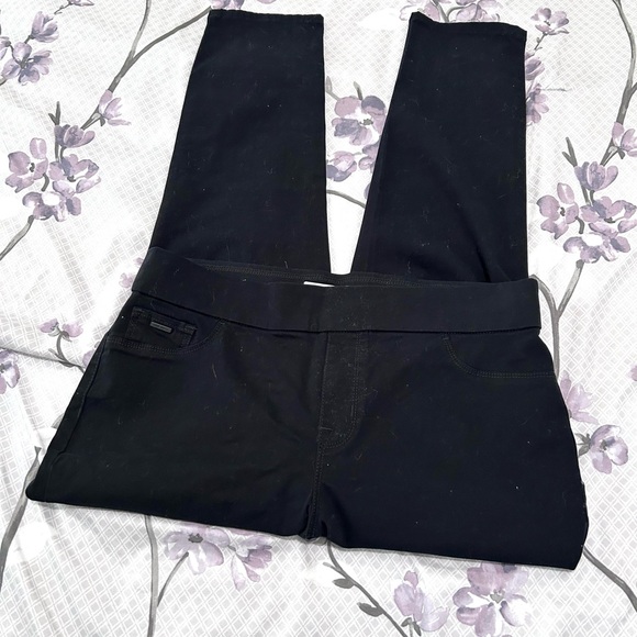 Nine West Black Pull-In Crop Jeans - Picture 3 of 8